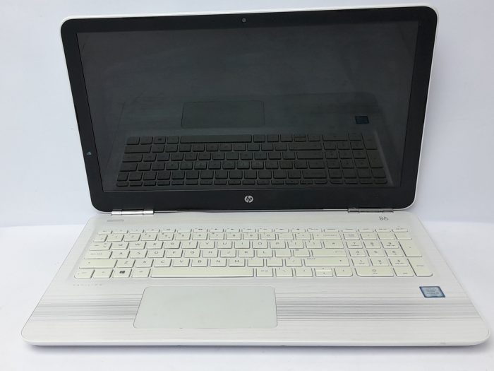 HP_Pavilion_15-au077na_2