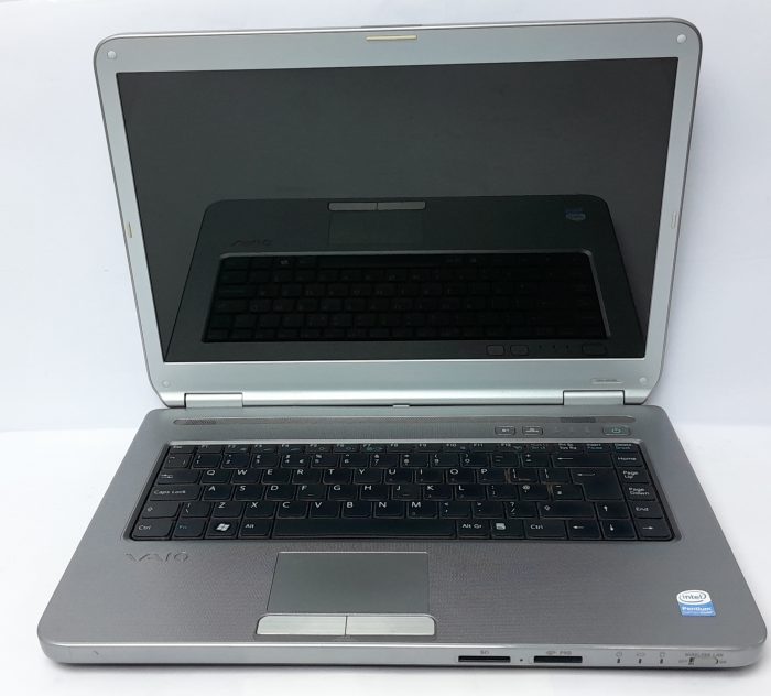 Sony_Vaio_Vgn-nr38e_2