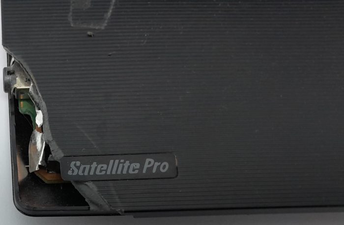Toshiba_Satelite_Pro_R50_B_3