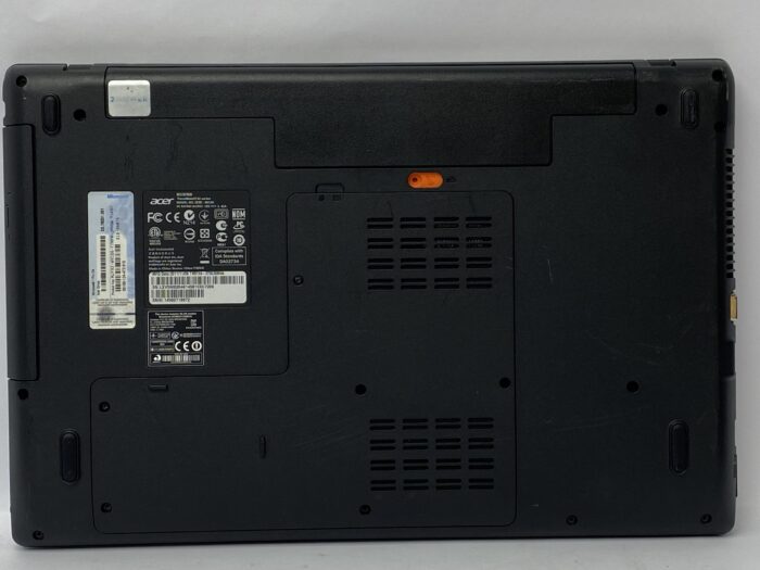 Acer_Travelmate_5744_7
