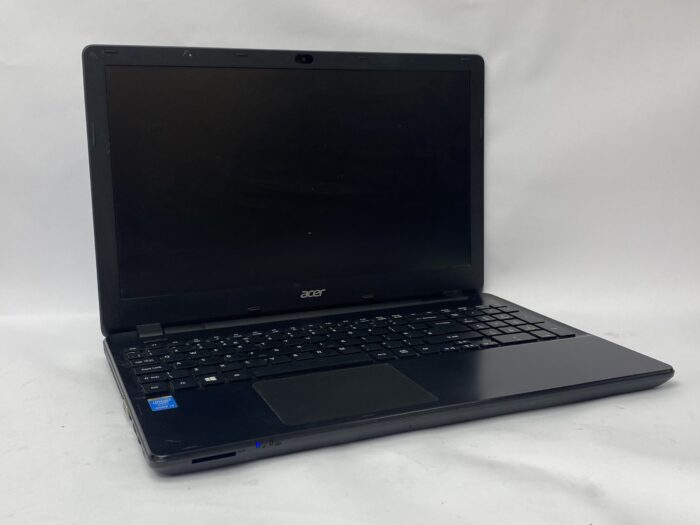 Acer_Travelmate_P256_3
