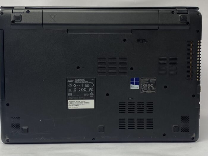 Acer_Travelmate_P256_4