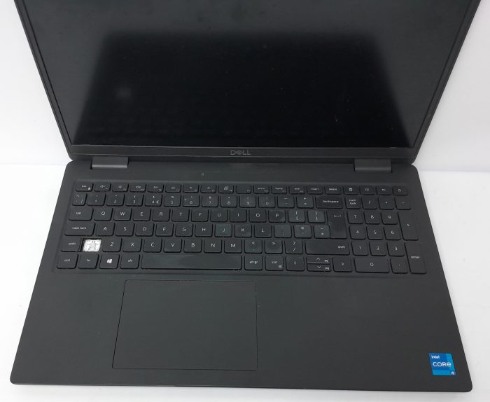 Dell_Latitude_3520_3