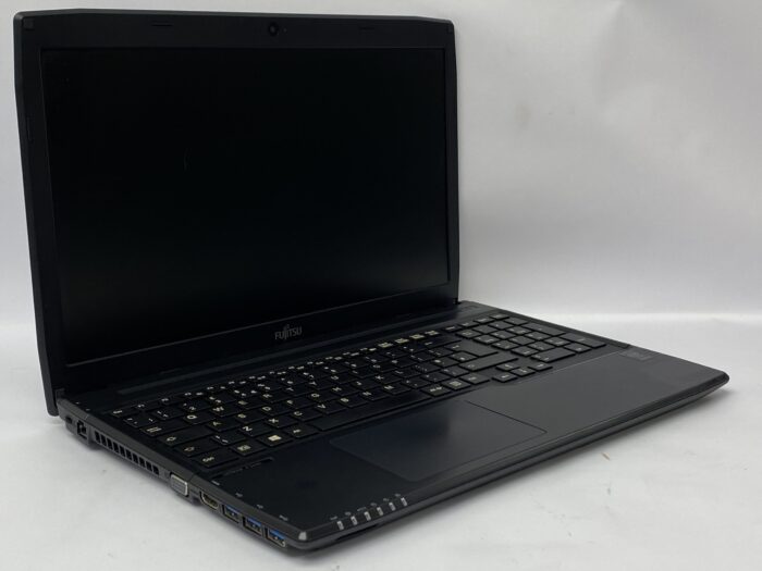 Fujitsu_Lifebook_A555_2