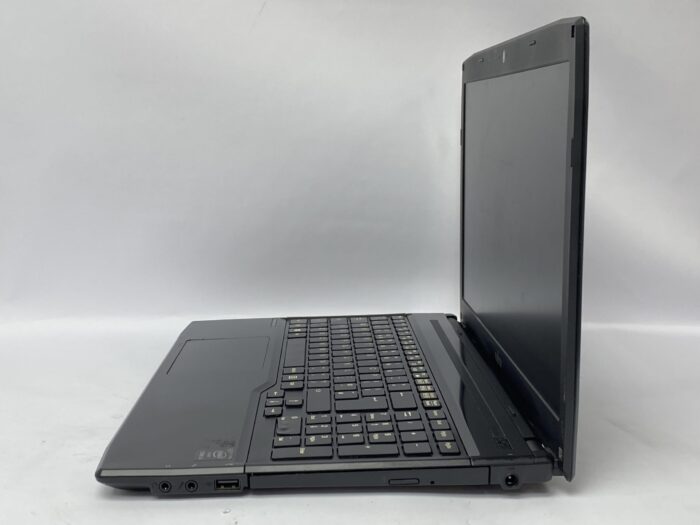 Fujitsu_Lifebook_A555_5
