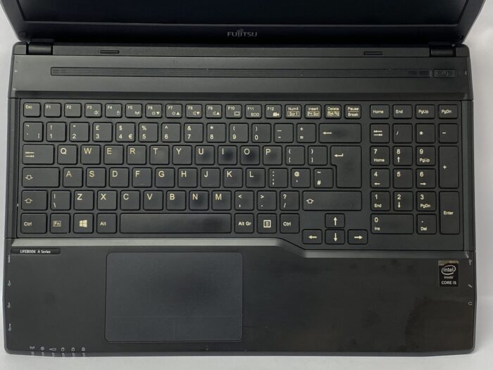 Fujitsu_Lifebook_A555_6