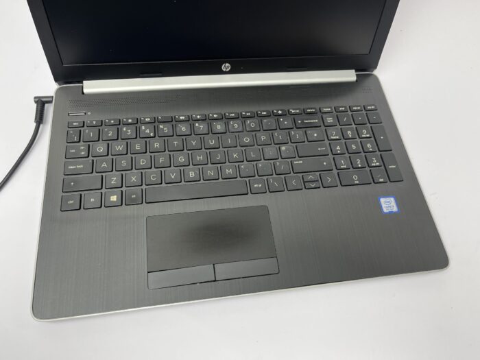 HP_15-da0600sa_4