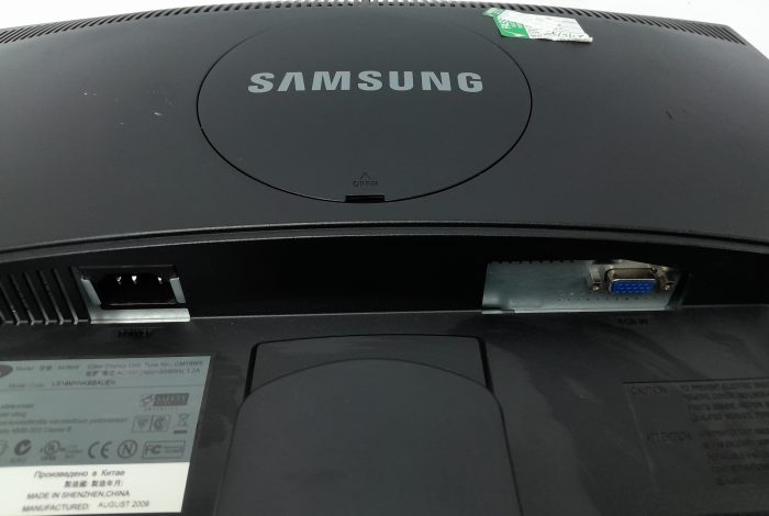 Samsung_Syncmaster_943nw_4