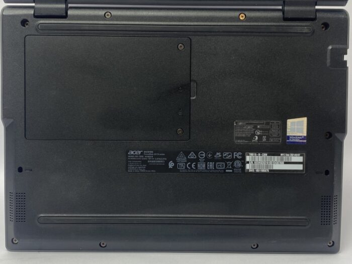 Acer_Travelmate_B118_N16q15_6