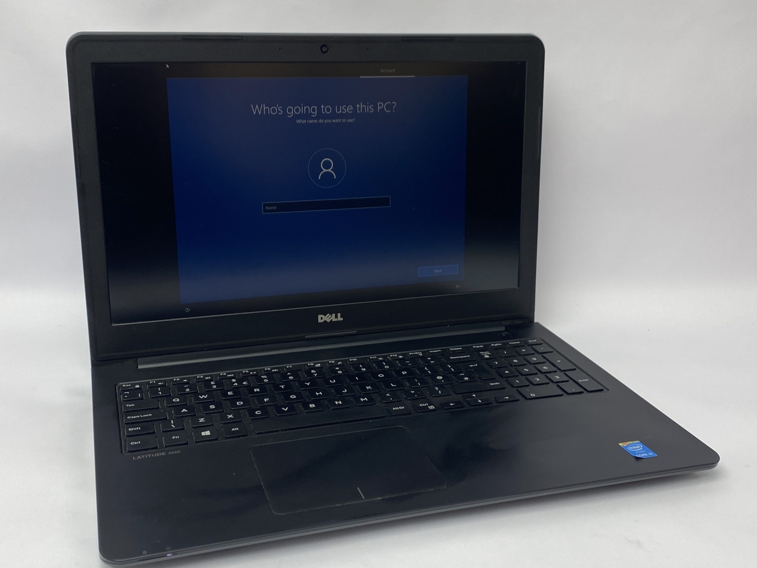 Dell_Latitude_3550_1-1.jpeg Dell_Latitude_3550_1