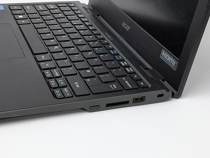 Acer_Travelmate_B118_N16q15_3