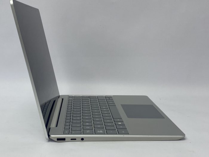 Microsoft_Surface_4