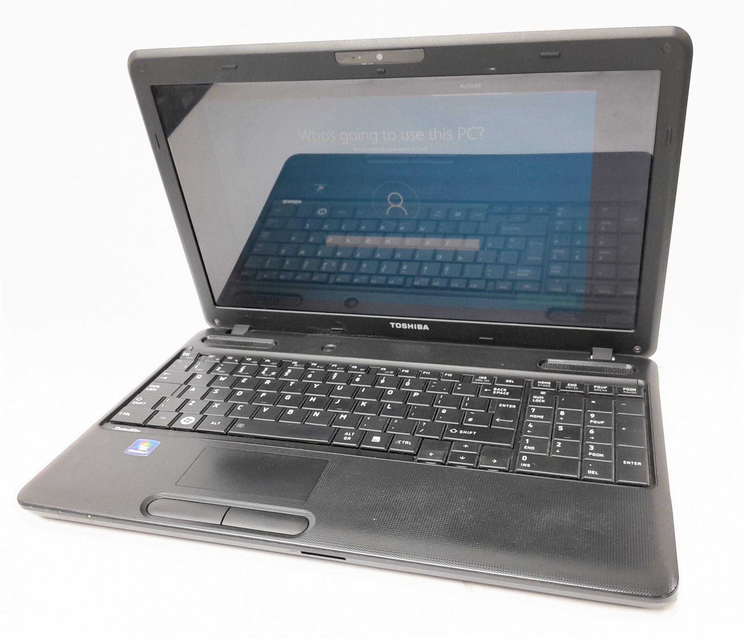 Toshiba_Satelite_C660d_1c6_1.jpg Toshiba_Satelite_C660d_1c6_1