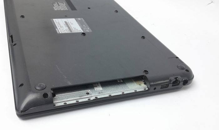 Toshiba_Satelite__C50-b-14d_6