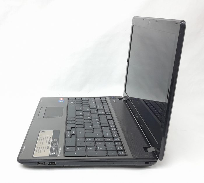Acer_Aspire_5551_3