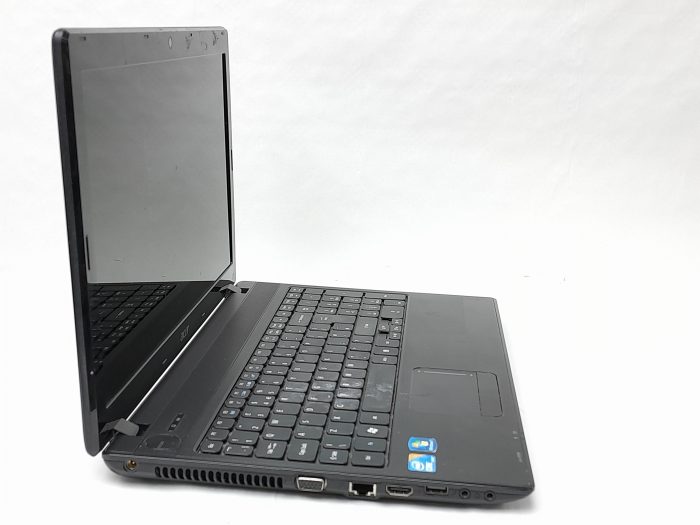 Acer_Aspire_5742_3