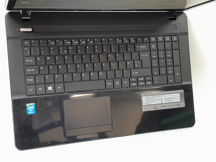Acer_Aspire_E1_772_2