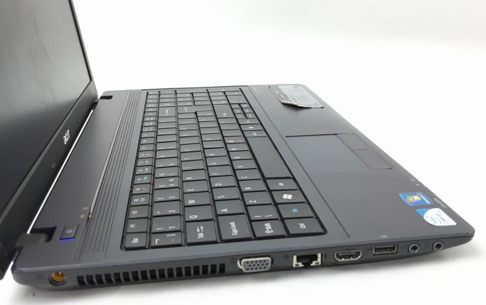 Acer_Travelmate_5335_4