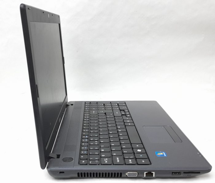 Acer_Travelmate_5744_3