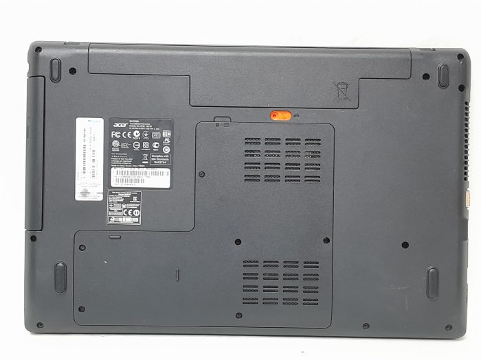 Acer_Travelmate_5744_5