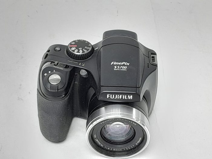 Fujifilm S5700