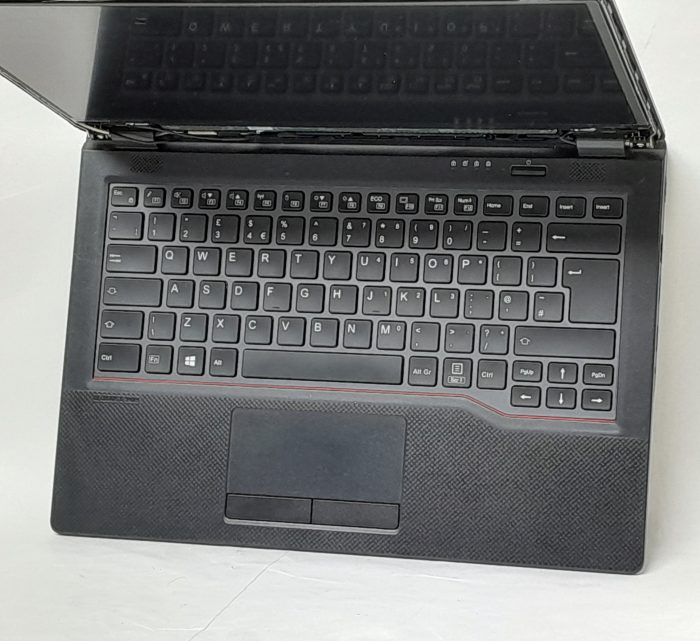 Fujitsu_Lifebook_E5411_2
