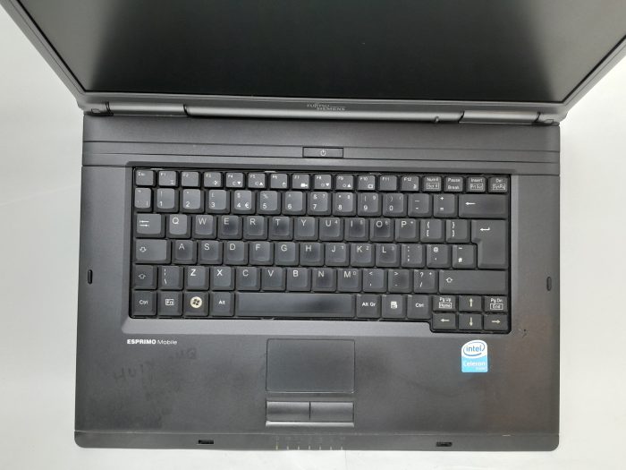 Fujitsu_Siemens_Esprimo_V5535_7
