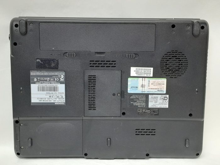 Toshiba_Satellite_L300-20d_7