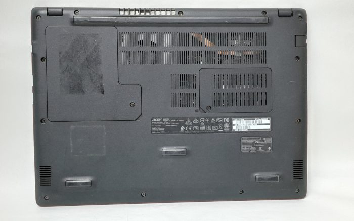 Acer_Aspire_3_A31421_8