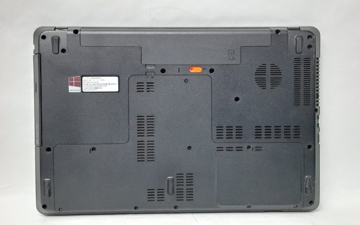 Acer_Aspire_E1-722_7