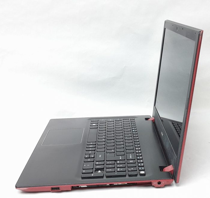 Acer_Aspire_F5571_3