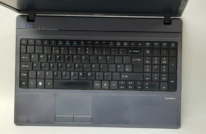 Acer_Travel_Mate_5735_2