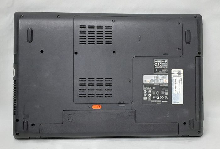 Acer_Travelmate_5744_8