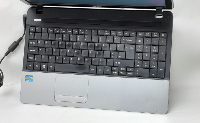 Acer_Travelmate_P253_2