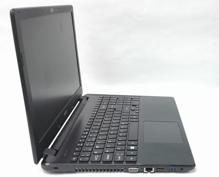 Acer_Travelmate_P256_3