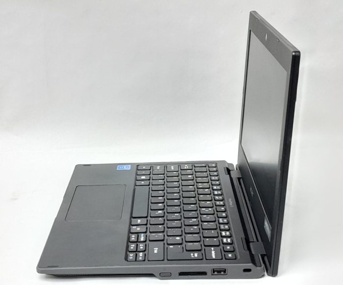 Acer_Travelmate__B118_2
