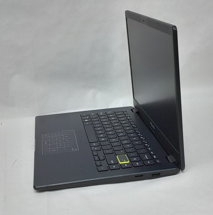 Asus_R429m_2