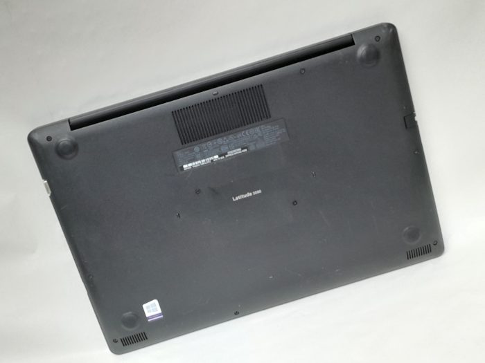 Dell_Latitude_3590_7