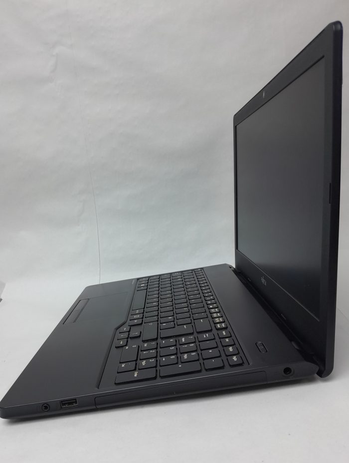 Fujitsu_Lifebook_A_Series_A555_3