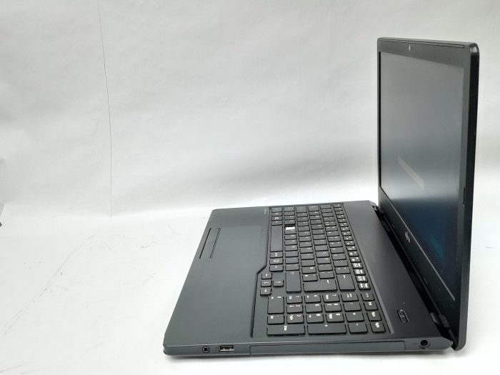 Fujitsu_Lifebook_A_Series__A555_3