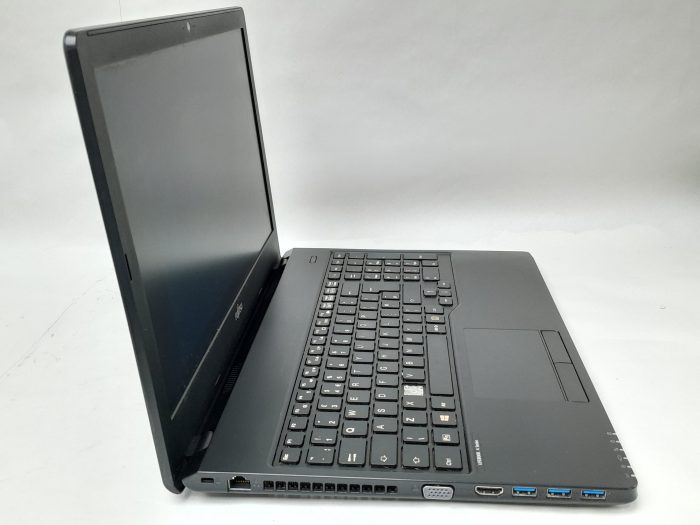Fujitsu_Lifebook_A_Series__A555_4
