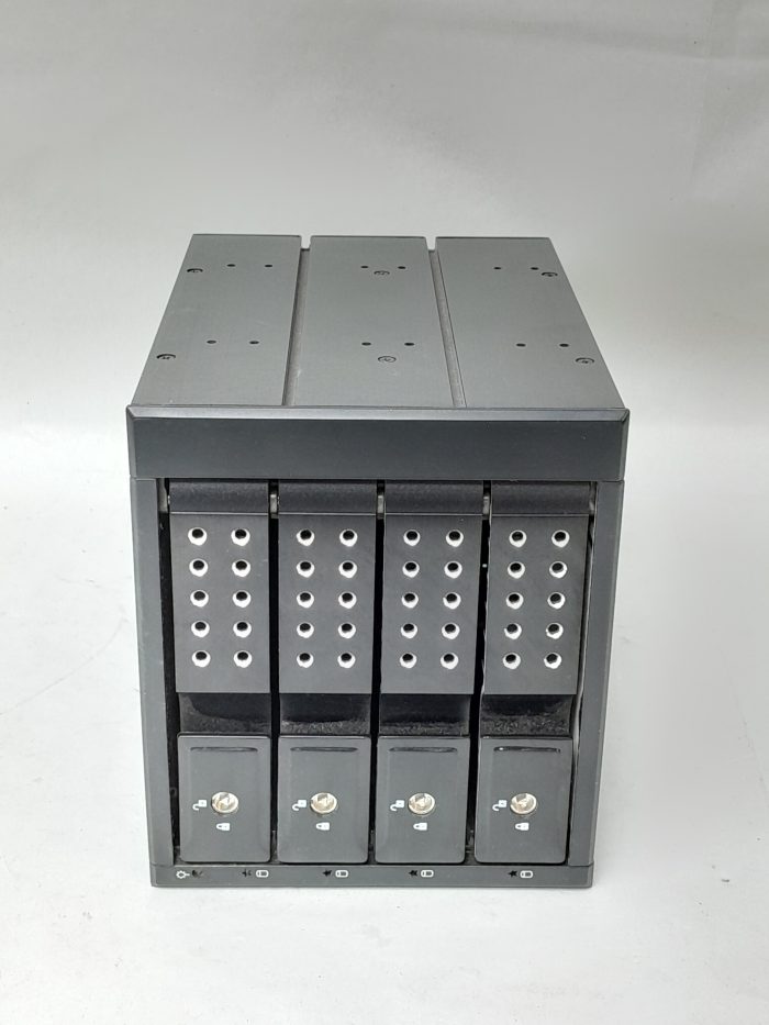 Startech.com Hsb4satsasba