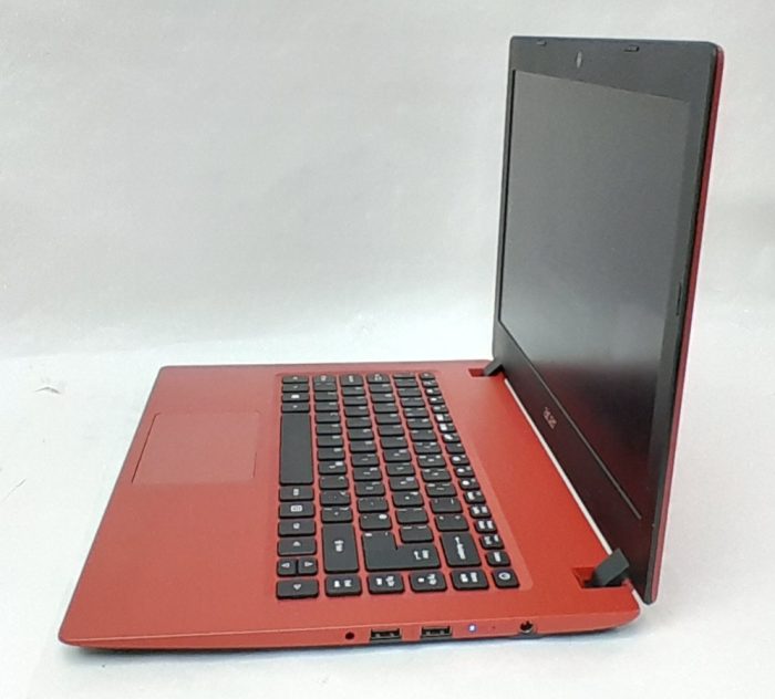 Acer_Aspire_3_A31421_4