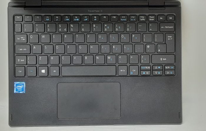 Acer_Travelmate_B118m_2
