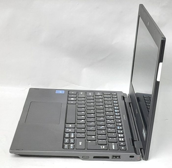 Acer_Travelmate_B118m_4