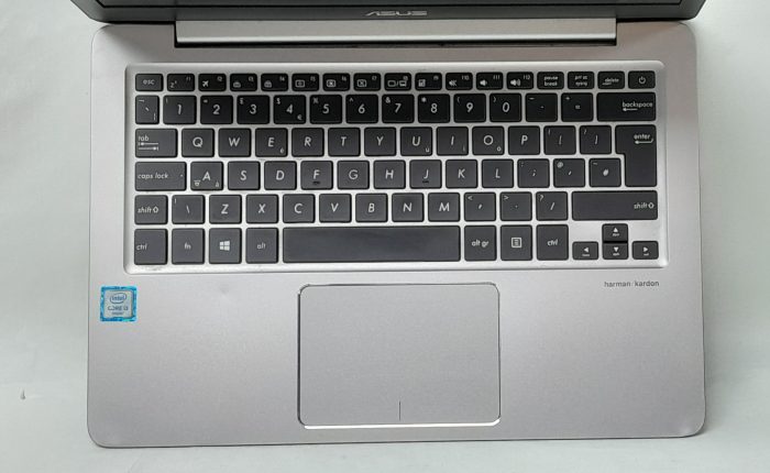 Asus_Ux310u_2