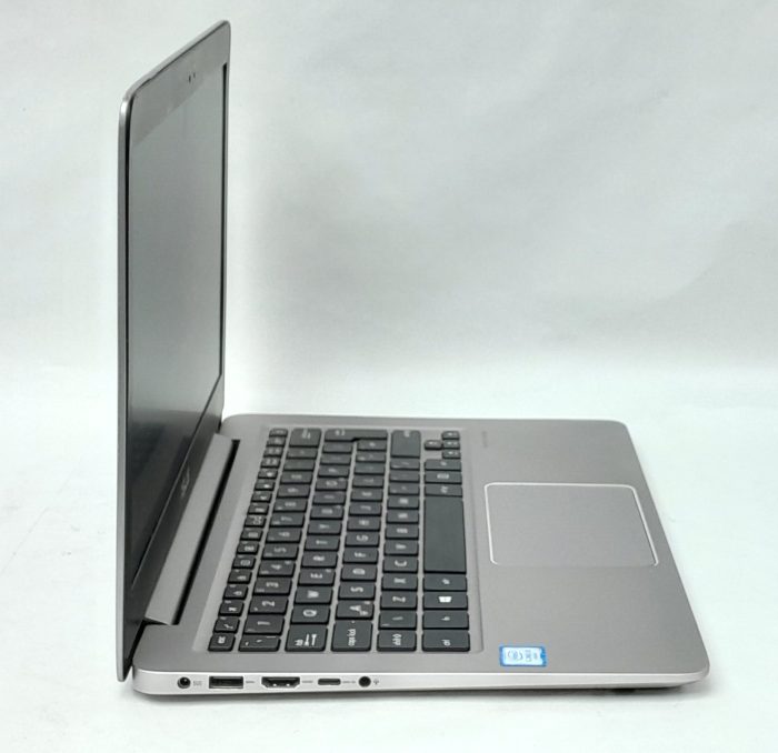 Asus_Ux310u_3