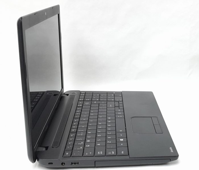 Toshiba_Satelite_C50d-a-138_3