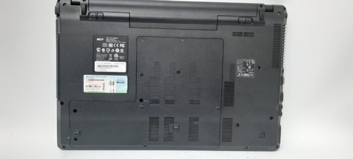 Acer_Aspire_5745_7