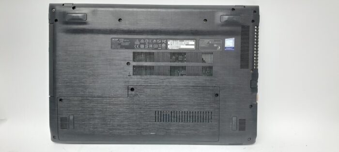 Acer_Travelmate_P259_7